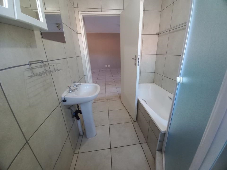 2 Bedroom Property for Sale in Die Bult Western Cape